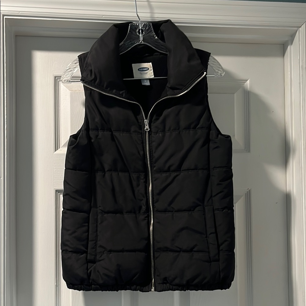 Old Navy Black Puffer Vest
